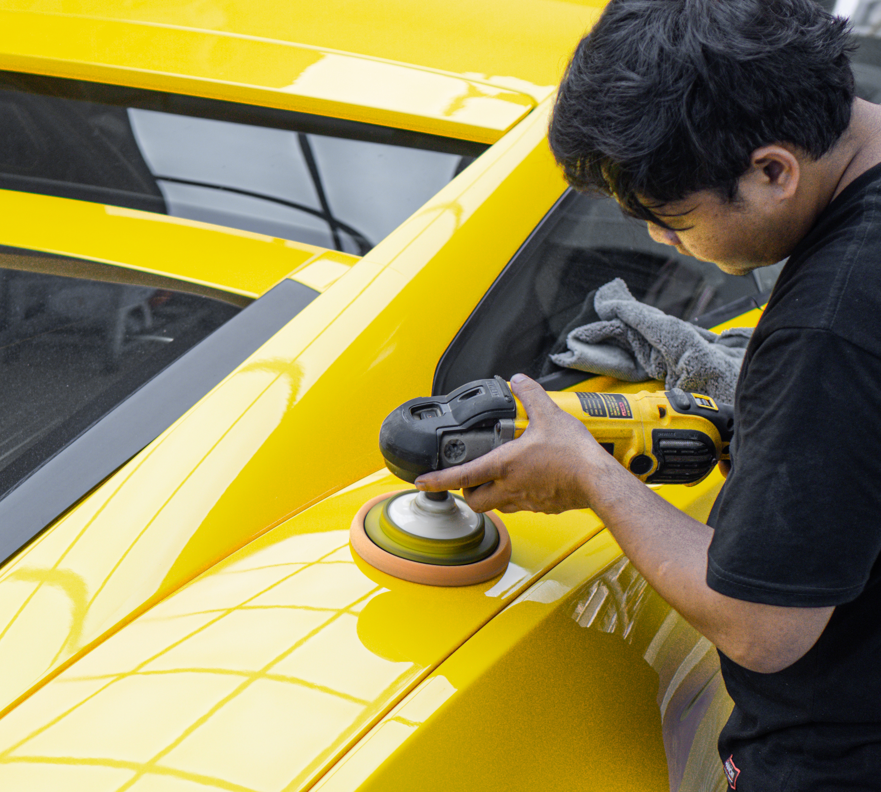 Proses Coating Wrapeed Porsche